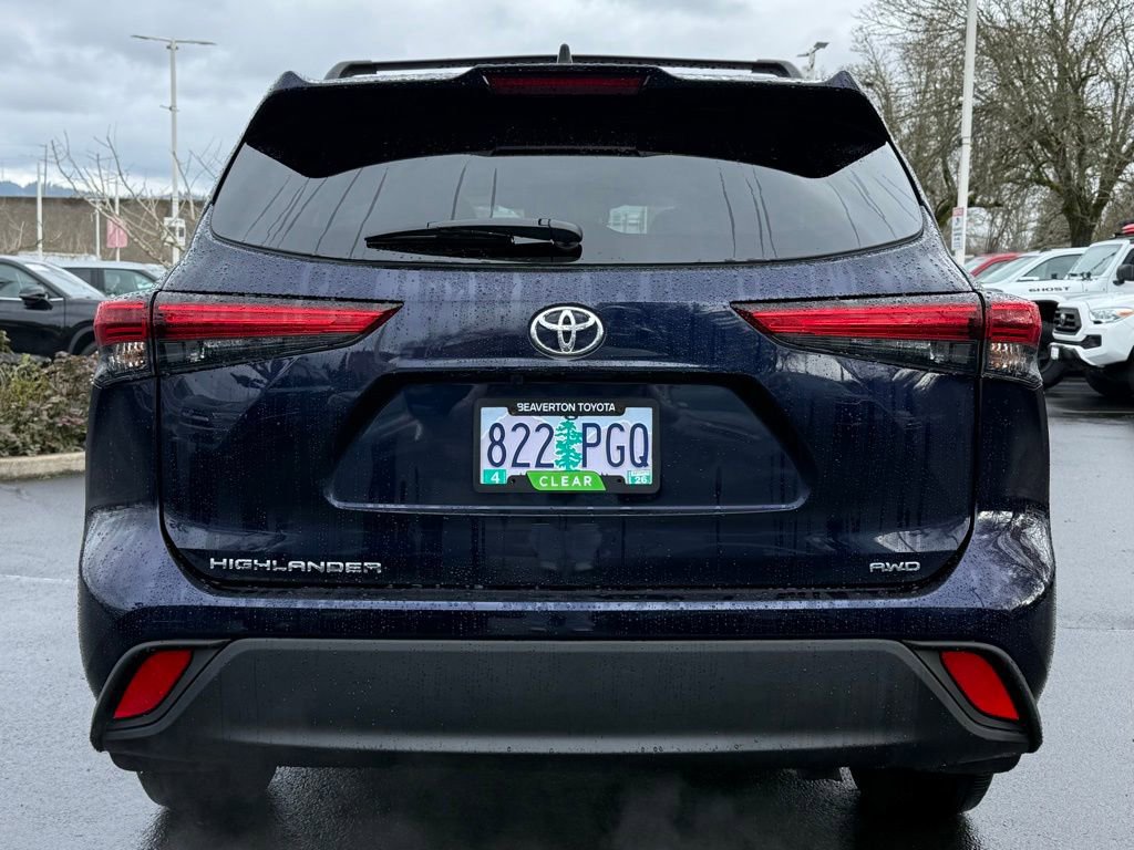 Used 2023 Toyota Highlander L image 4
