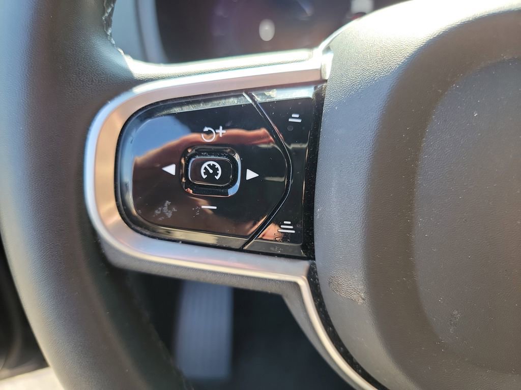 Used 2023 Volvo XC90 B6 Plus w/ Protection Package Premier image 27