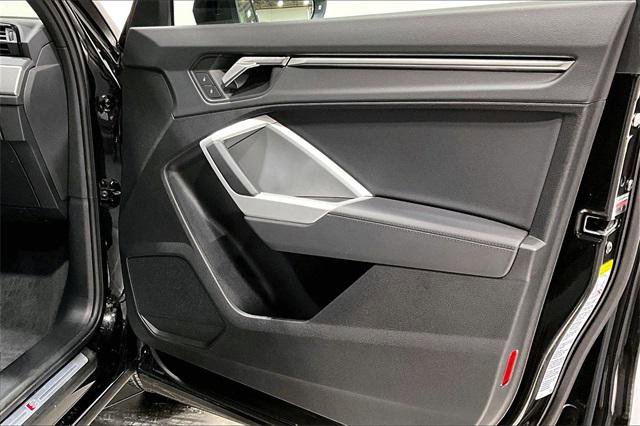 Certified 2025 Audi Q3 2.0T Premium w/ Convenience Package image 18