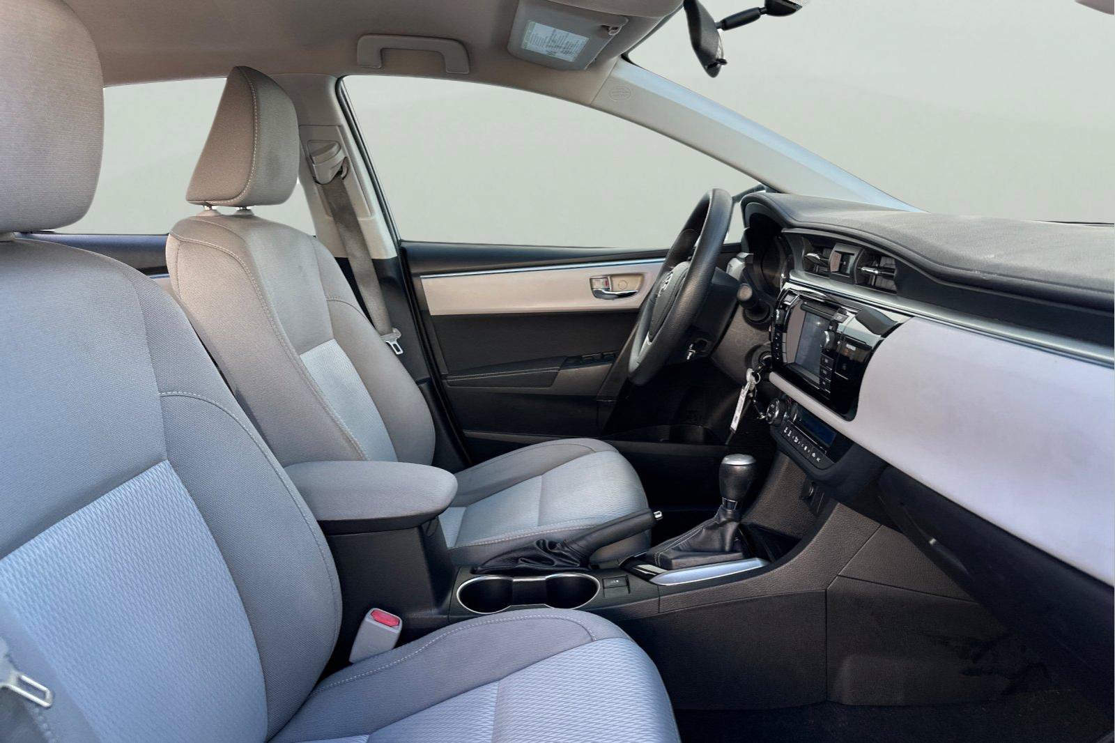 Used 2016 Toyota Corolla LE FWD image 20