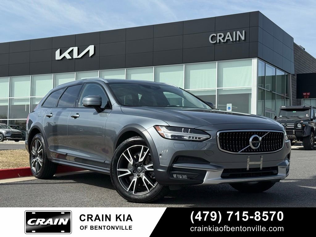 Used 2017 Volvo V90 T6 Cross Country image 1