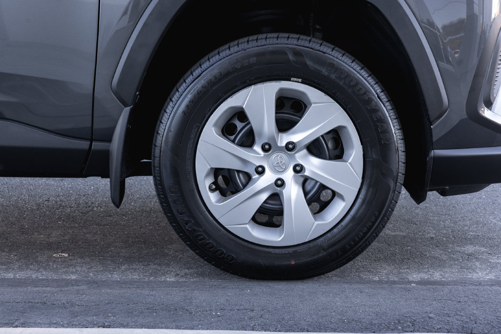 Certified 2023 Toyota RAV4 LE FWD image 4