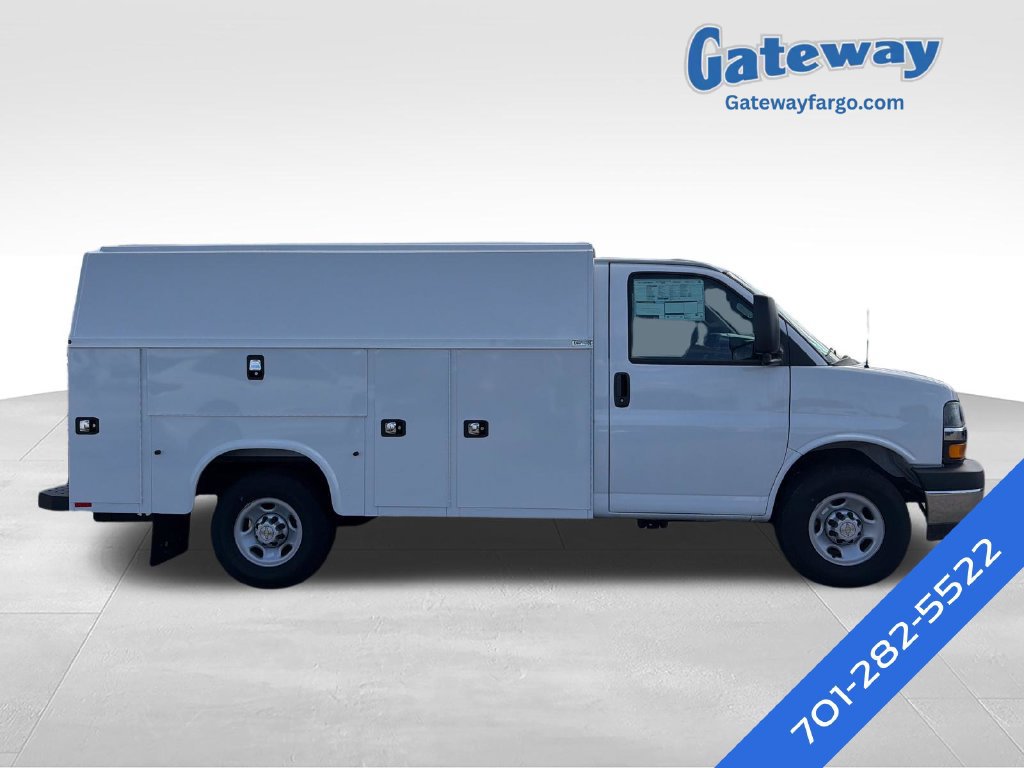 New 2026 Chevrolet Express 3500 w/ Power Convenience Package