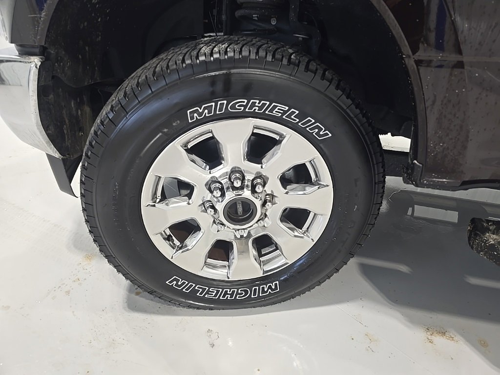 Used 2018 Ford F250 Lariat w/ Chrome Package image 4