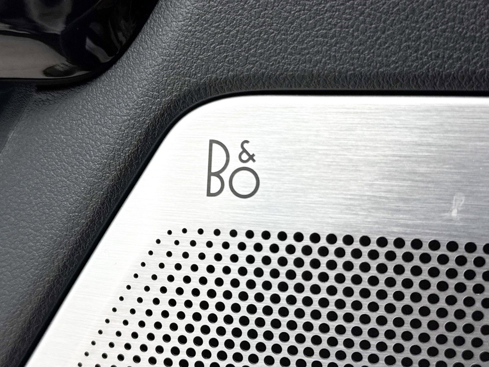 Used 2023 Ford F150 Lightning Platinum image 7