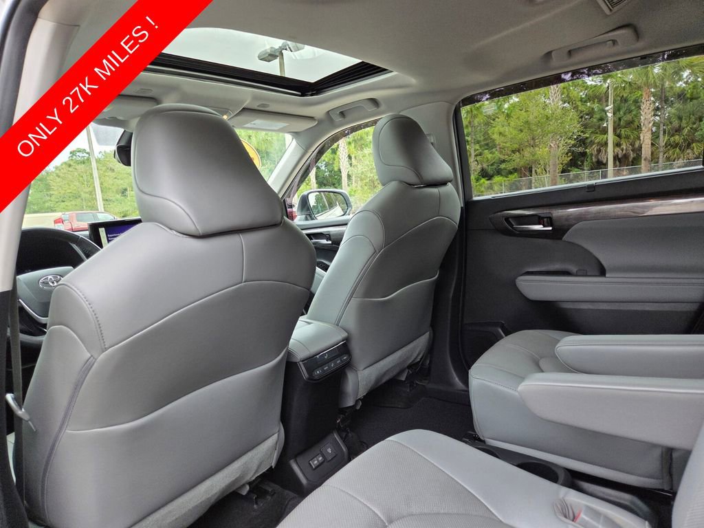 Used 2023 Toyota Highlander Limited FWD image 25