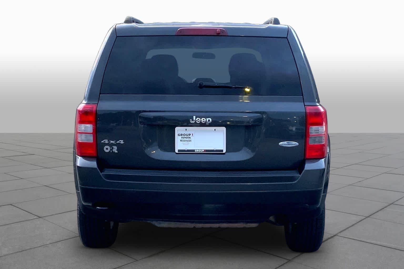 Used 2011 Jeep Patriot Latitude AWD/4WD image 4