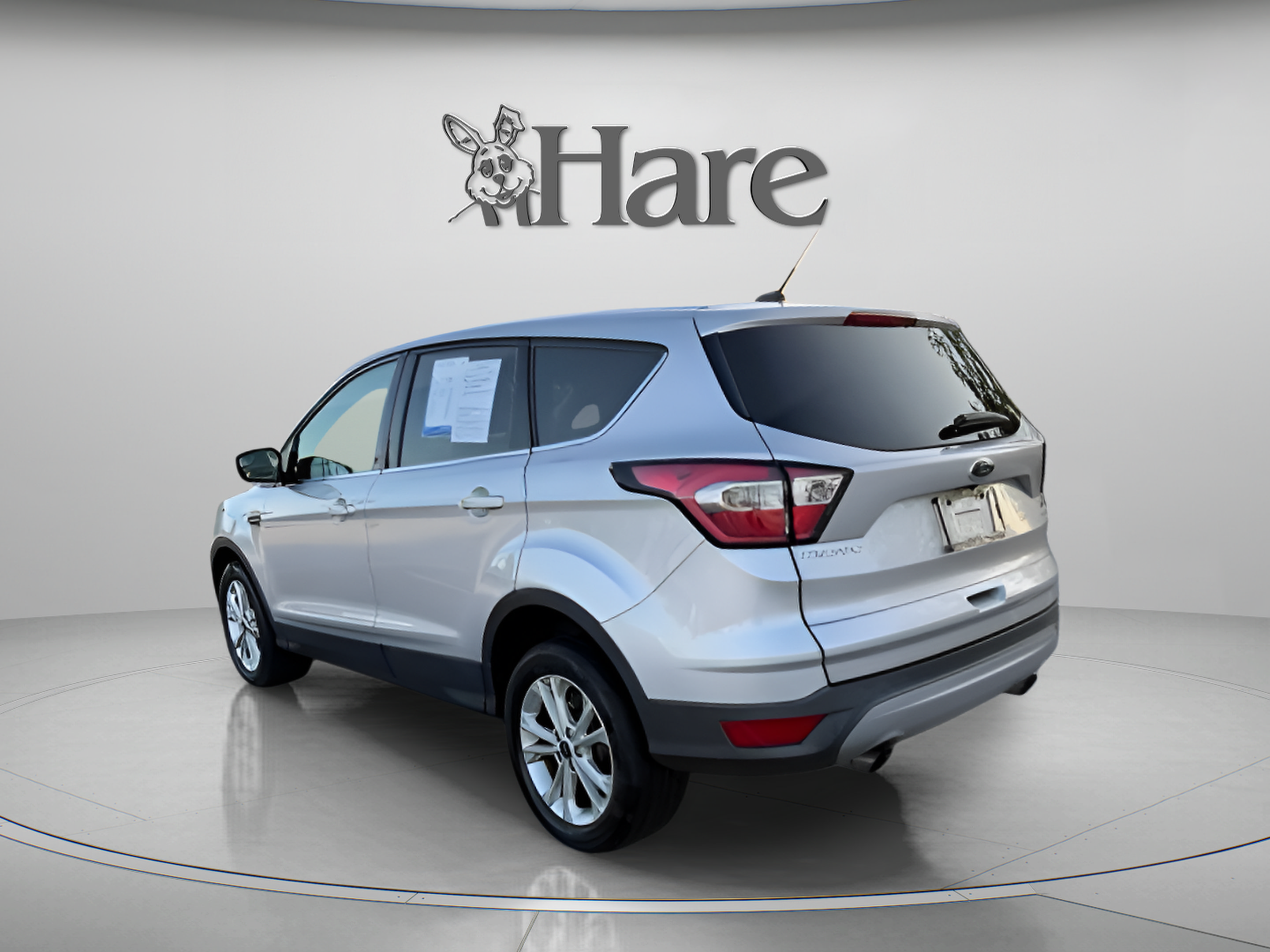 Used 2017 Ford Escape SE w/ SE Cold Weather Package AWD/4WD image 3