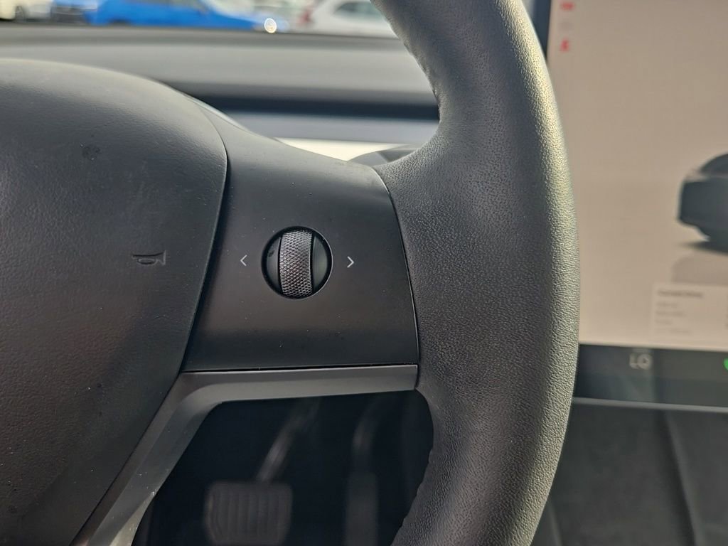 Used 2023 Tesla Model Y Long Range image 13