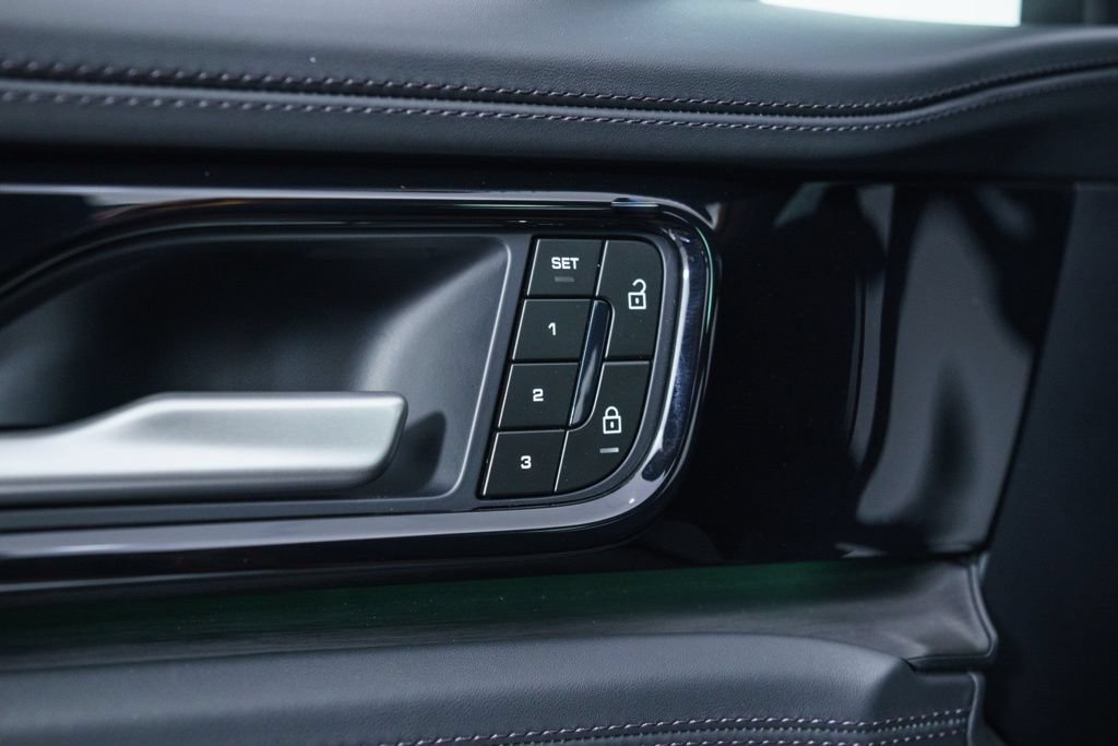 Certified 2025 Porsche Panamera GTS AWD/4WD image 29