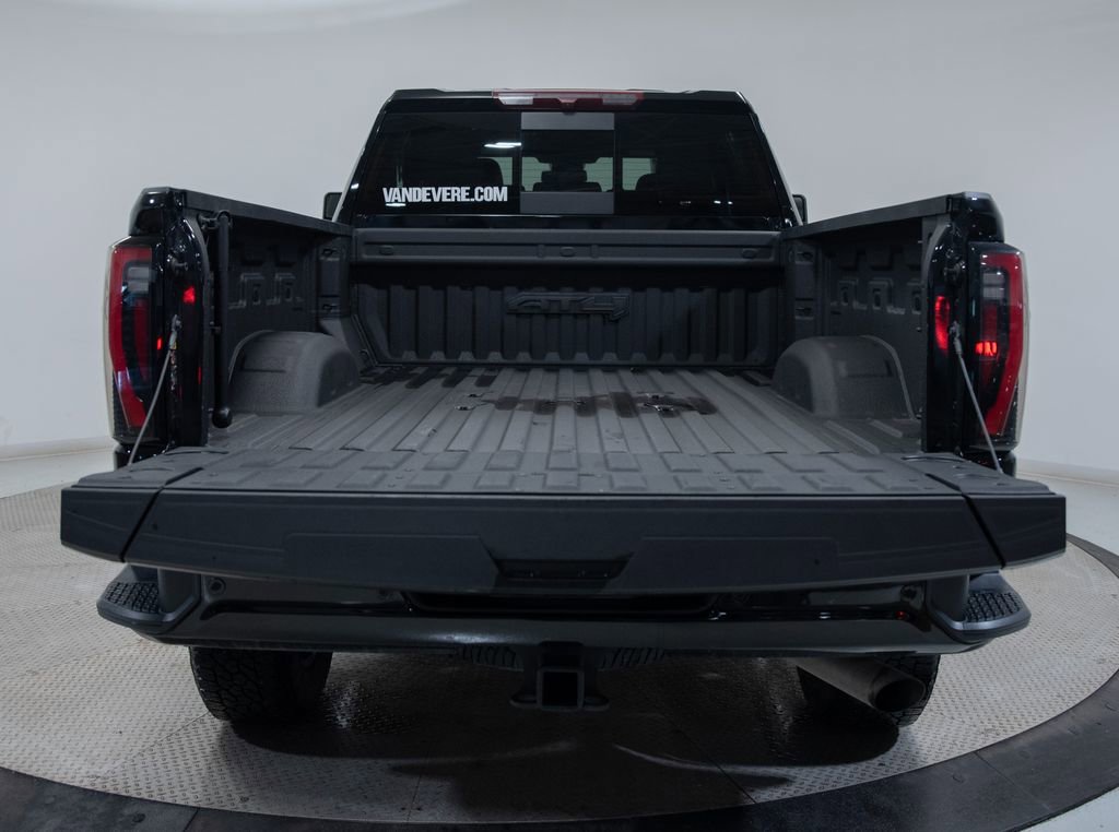 Used 2024 GMC Sierra 2500 AT4 w/ AT4 Preferred Package image 12