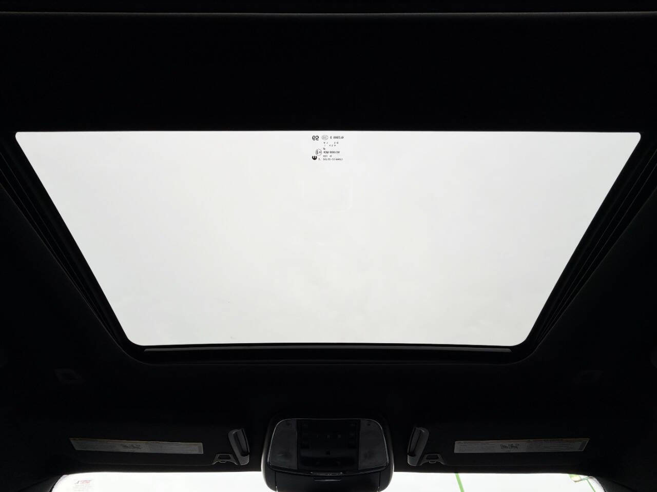 Used 2017 Chrysler 300 C Platinum image 20