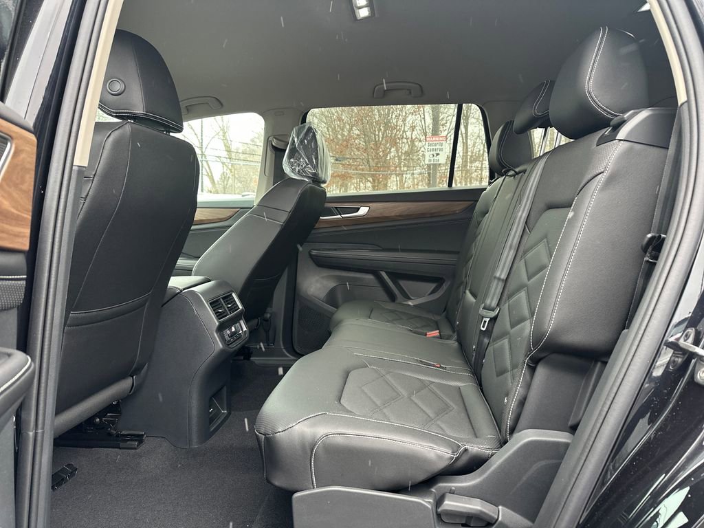 New 2026 Volkswagen Atlas SE image 14