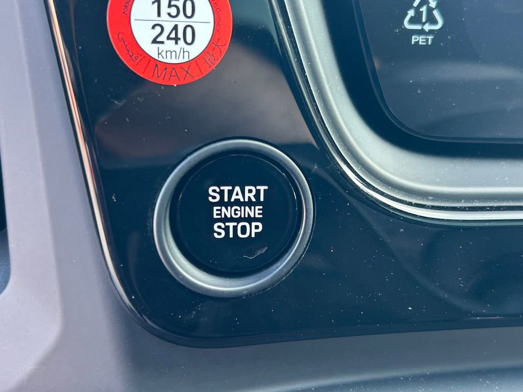 Used 2025 Porsche Cayenne GTS AWD/4WD image 32