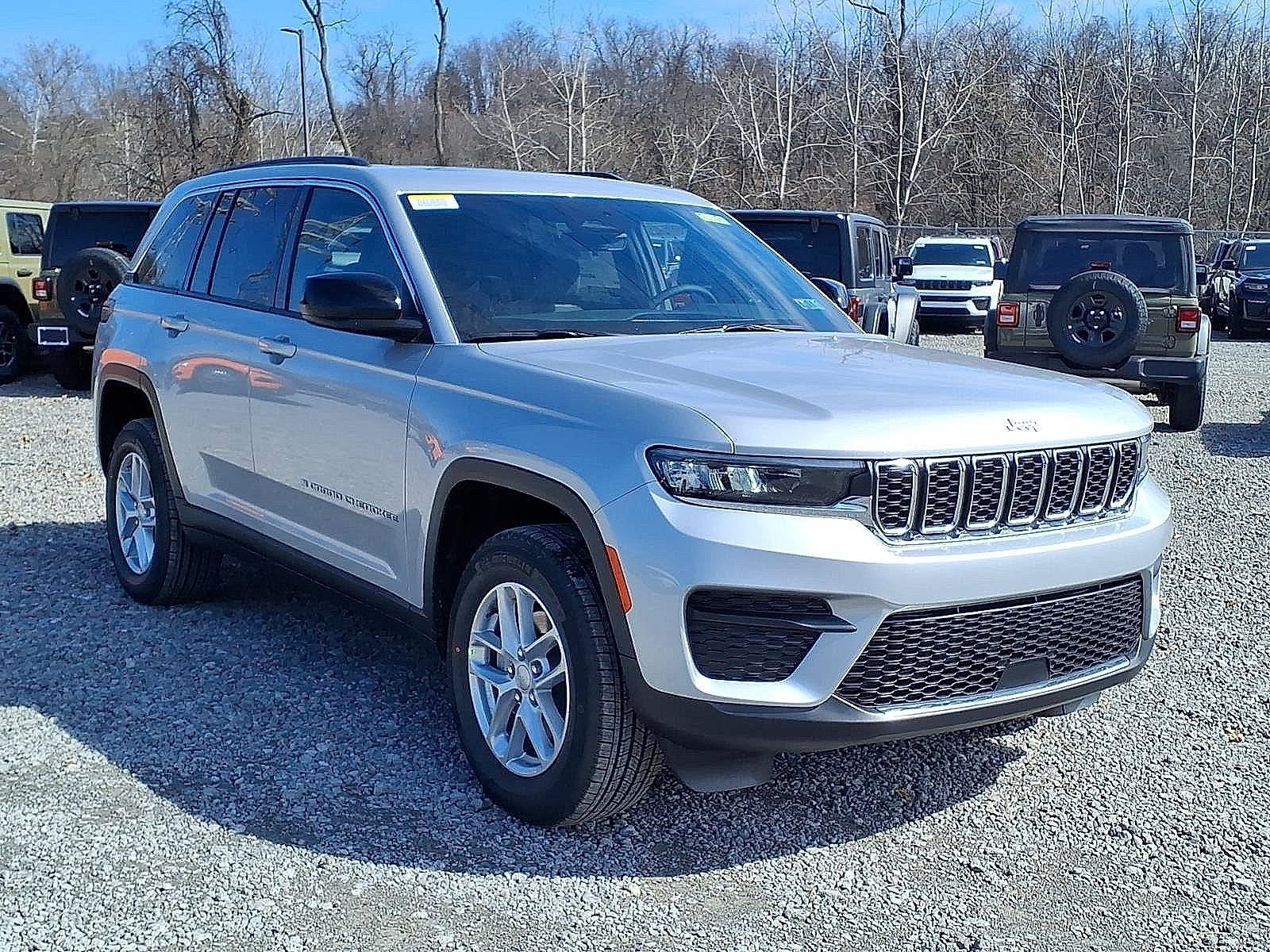 New 2026 Jeep Grand Cherokee Laredo X AWD/4WD image 4