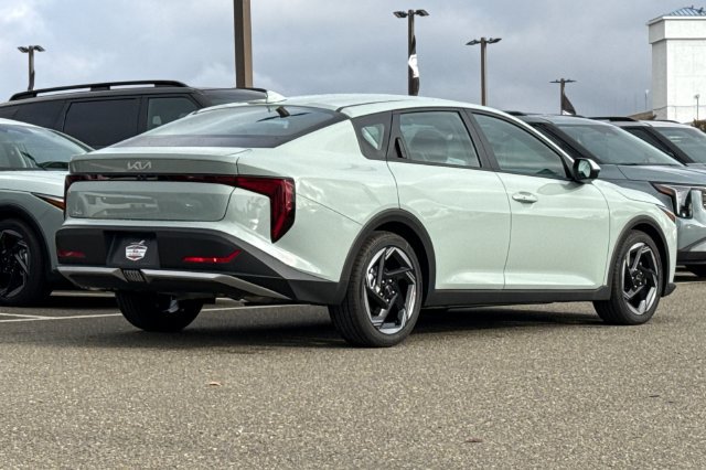 New 2027 Kia K4 EX FWD image 5