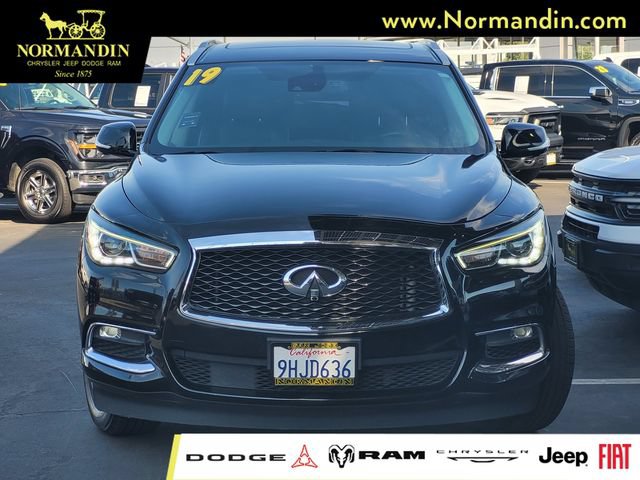 Used 2019 INFINITI QX60 Luxe w/ Essential Package AWD/4WD image 2