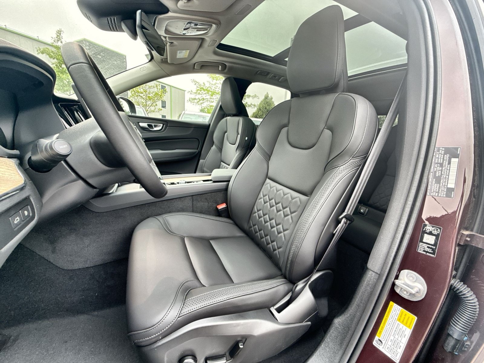 New 2026 Volvo XC60 T8 Plus w/ Protection Package Premier AWD/4WD image 13