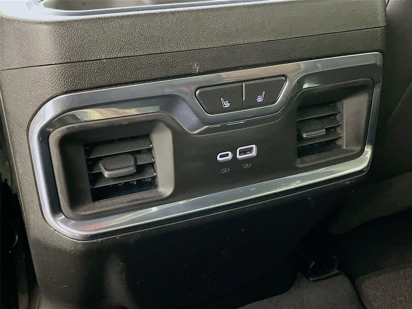 Certified 2024 Chevrolet Silverado 3500 High Country w/ Technology Package image 28