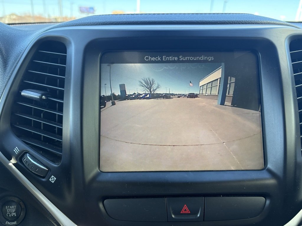 Used 2015 Jeep Cherokee Limited image 21