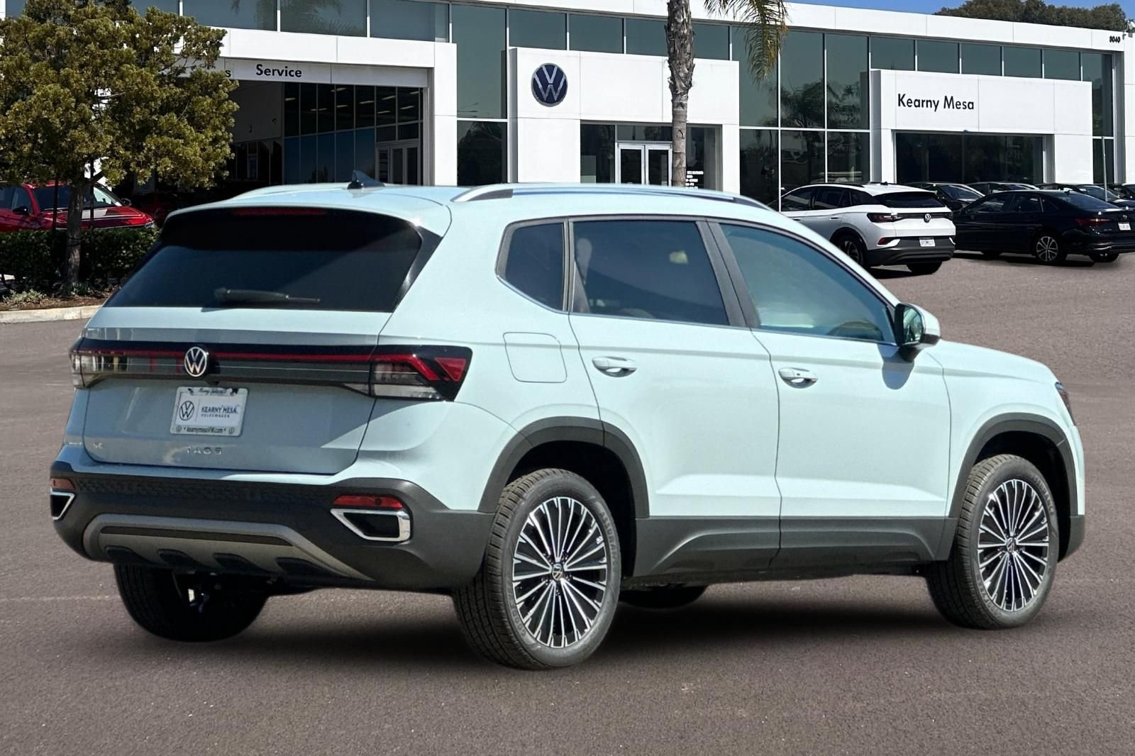 New 2026 Volkswagen Taos SE FWD image 4
