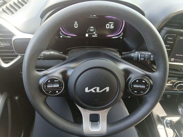 Certified 2025 Kia Soul LX w/ LX Technology Package FWD image 14