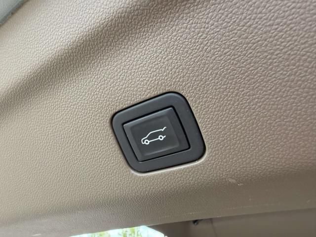 Used 2023 GMC Yukon Denali w/ Advanced Technology Package AWD/4WD image 40