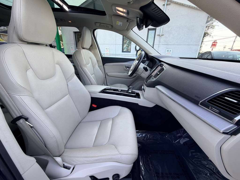 Used 2023 Volvo XC90 B5 Core w/ Climate Package AWD/4WD image 33
