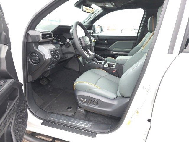 New 2025 Toyota Tacoma Trailhunter image 8