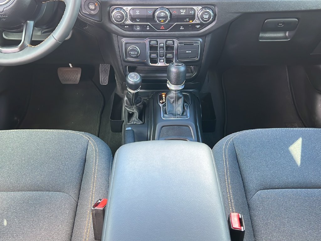 Used 2024 Jeep Wrangler Unlimited Sport AWD/4WD image 15
