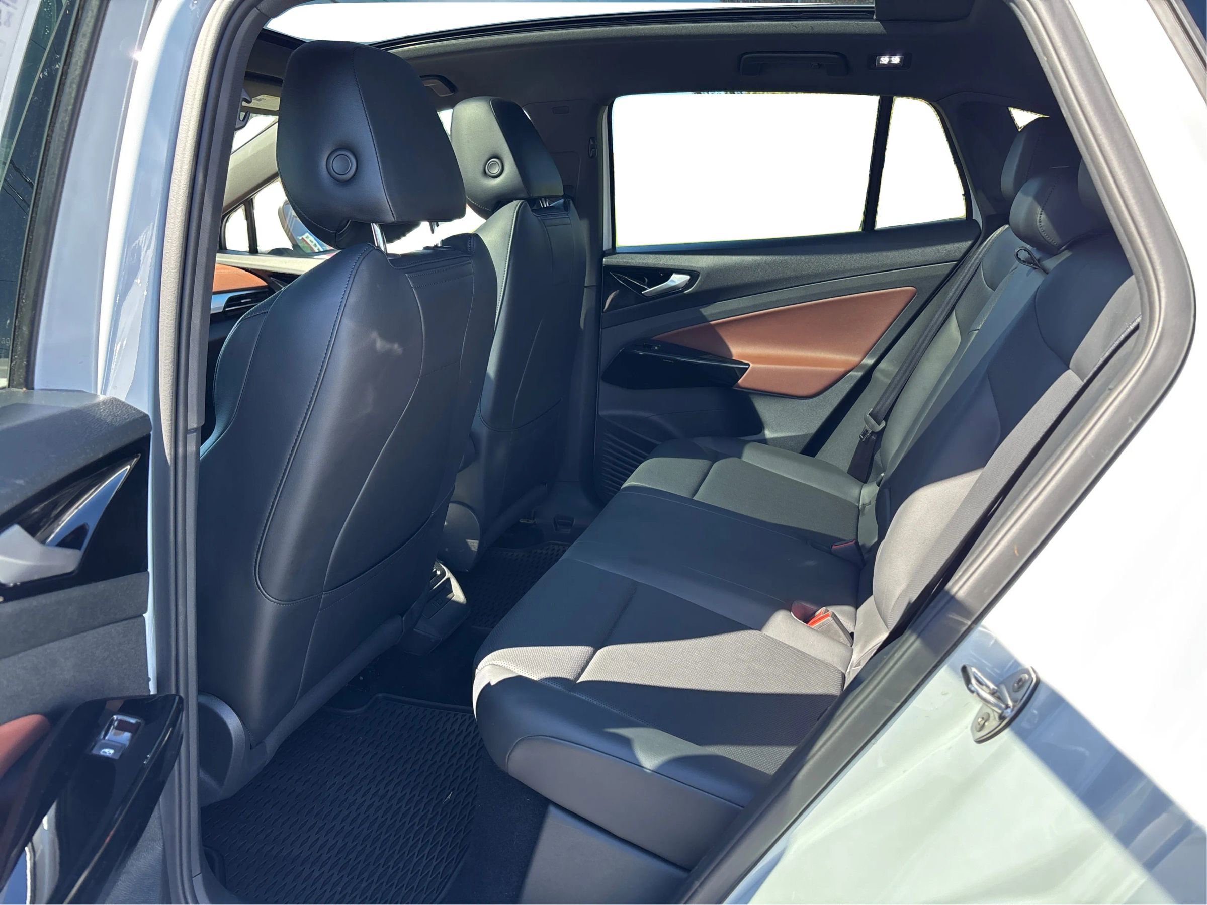 Used 2022 Volkswagen ID.4 Pro S w/ Gradient Package image 11