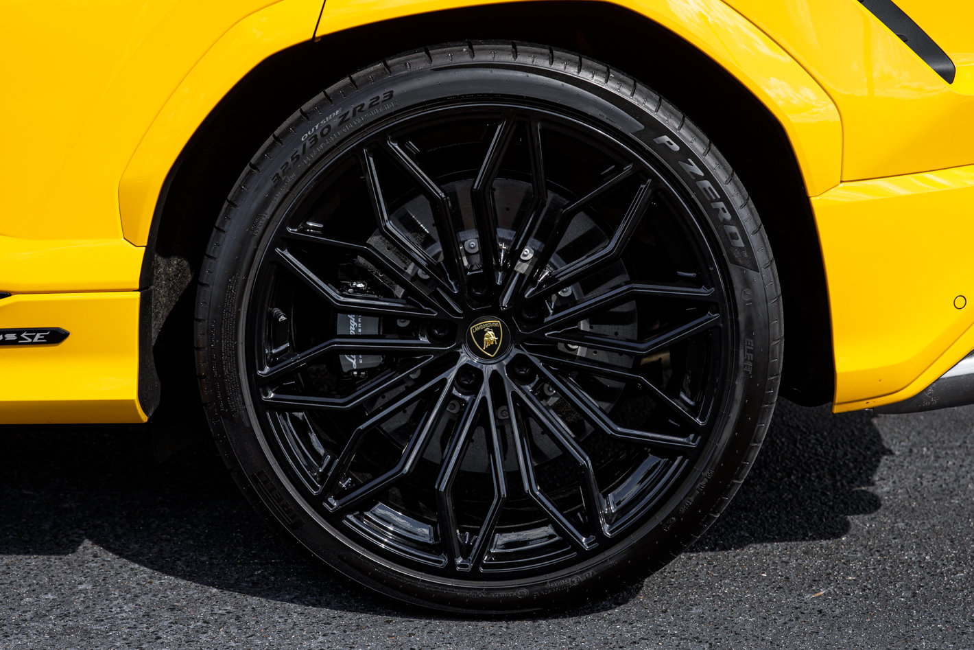 Used 2025 Lamborghini Urus SE AWD/4WD image 10