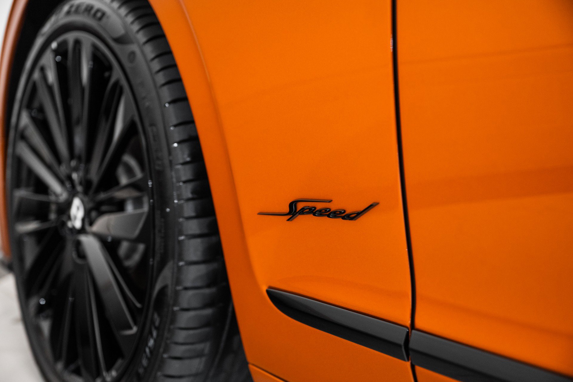 New 2025 Bentley Flying Spur Plug-In Hybrid image 17