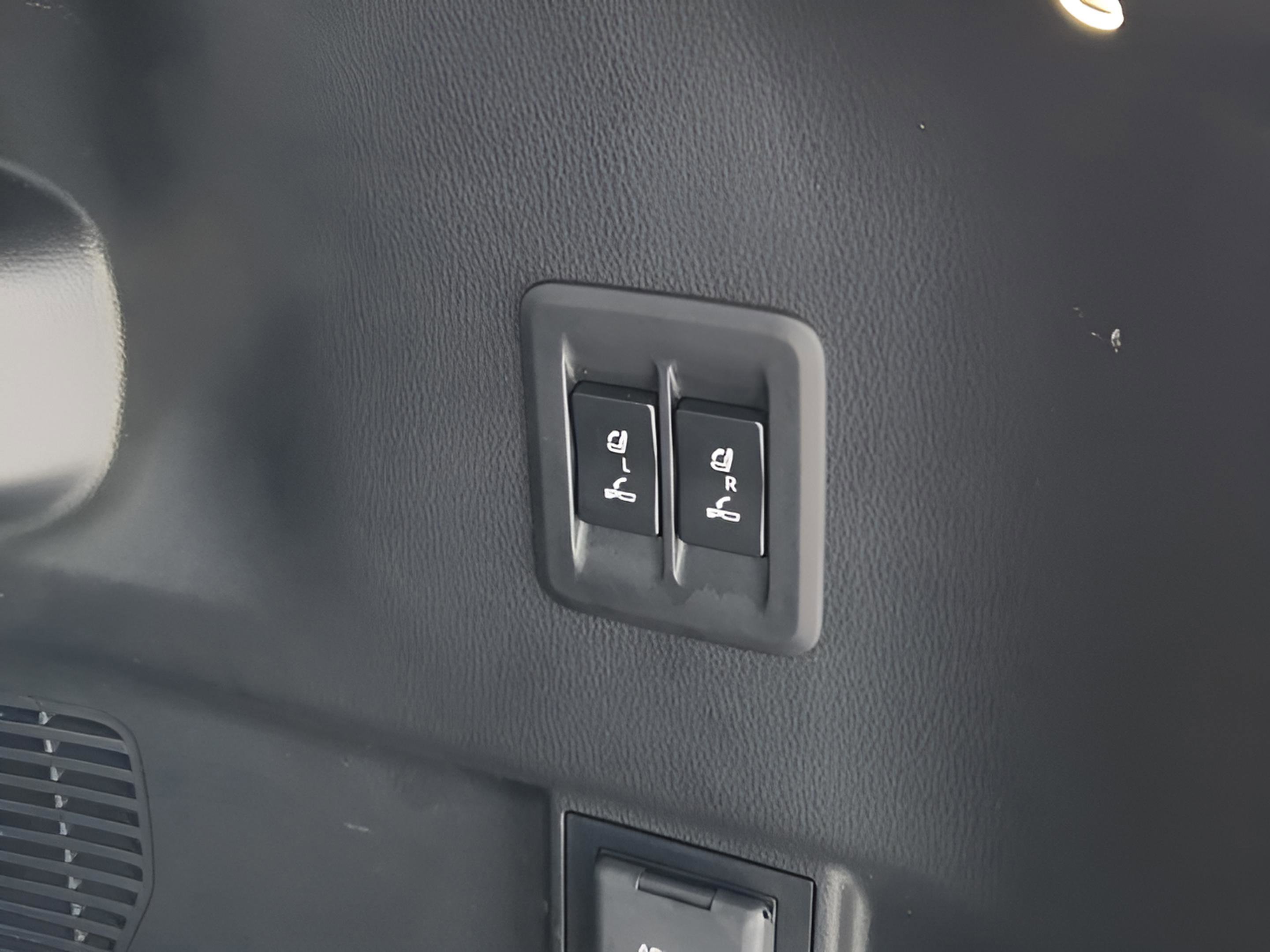 Used 2024 Lexus GX 550 w/ Accessory Package (Z1) AWD/4WD image 27