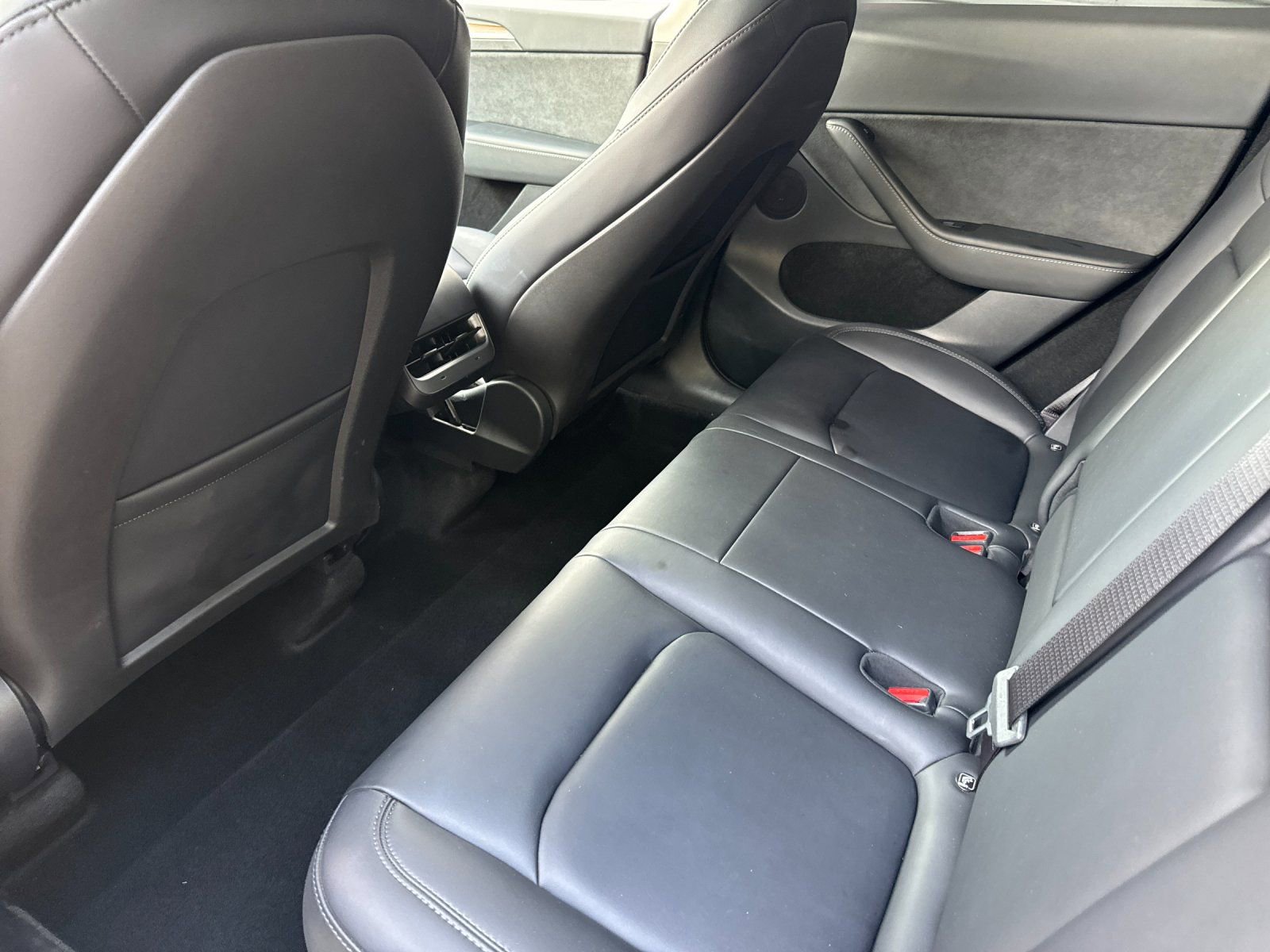 Used 2024 Tesla Model Y Performance image 12