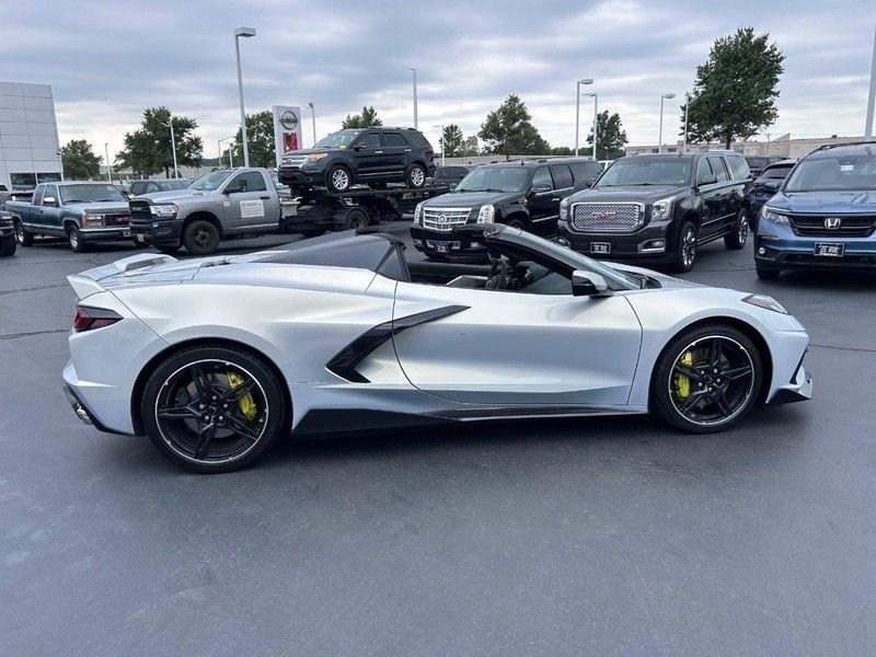 Used 2021 Chevrolet Corvette Stingray Premium Conv w/ Z51 Performance Package image 12