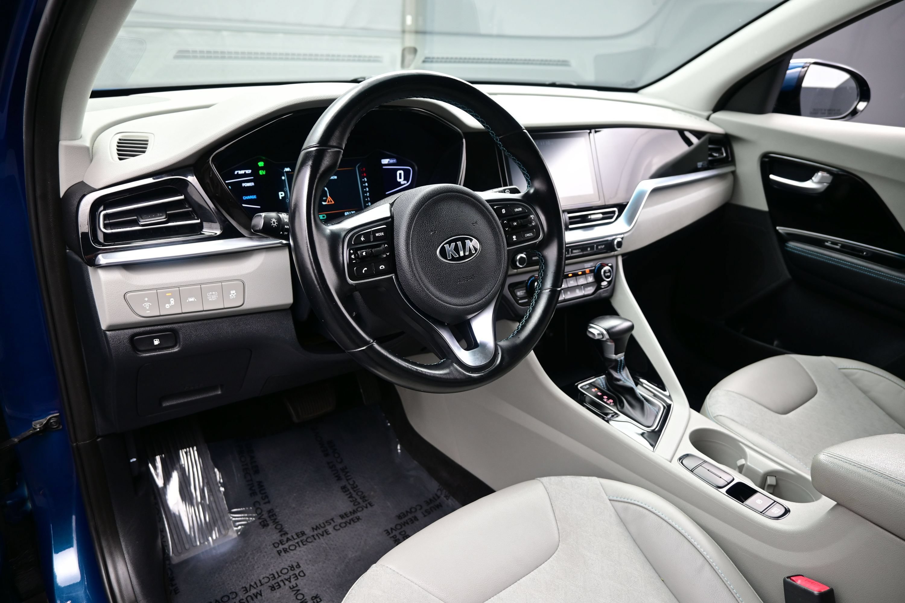 Used 2021 Kia Niro Touring FWD image 12