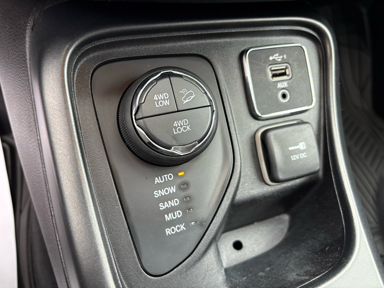 Used 2020 Jeep Compass Trailhawk image 29