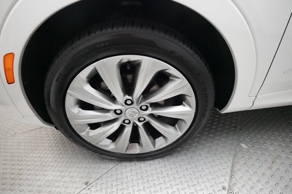 Used 2025 Buick Envista Avenir FWD image 27