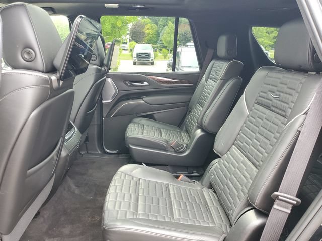 Used 2023 Cadillac Escalade Premium Luxury Platinum AWD/4WD image 33