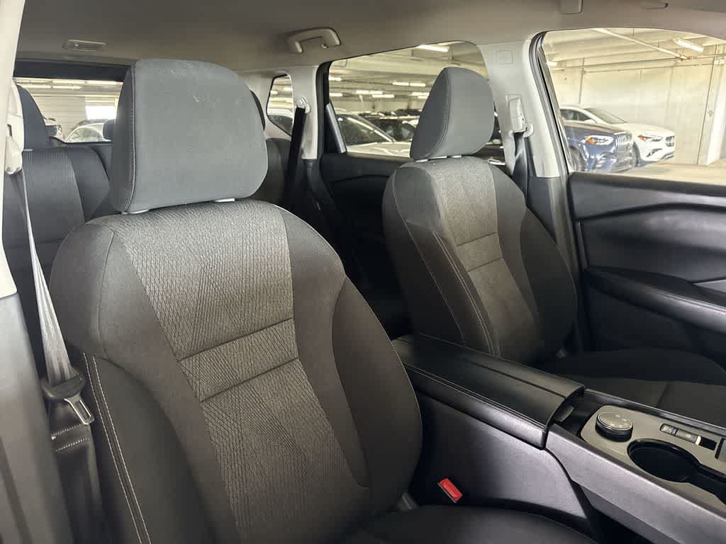 Used 2025 Nissan Rogue SV AWD/4WD image 26
