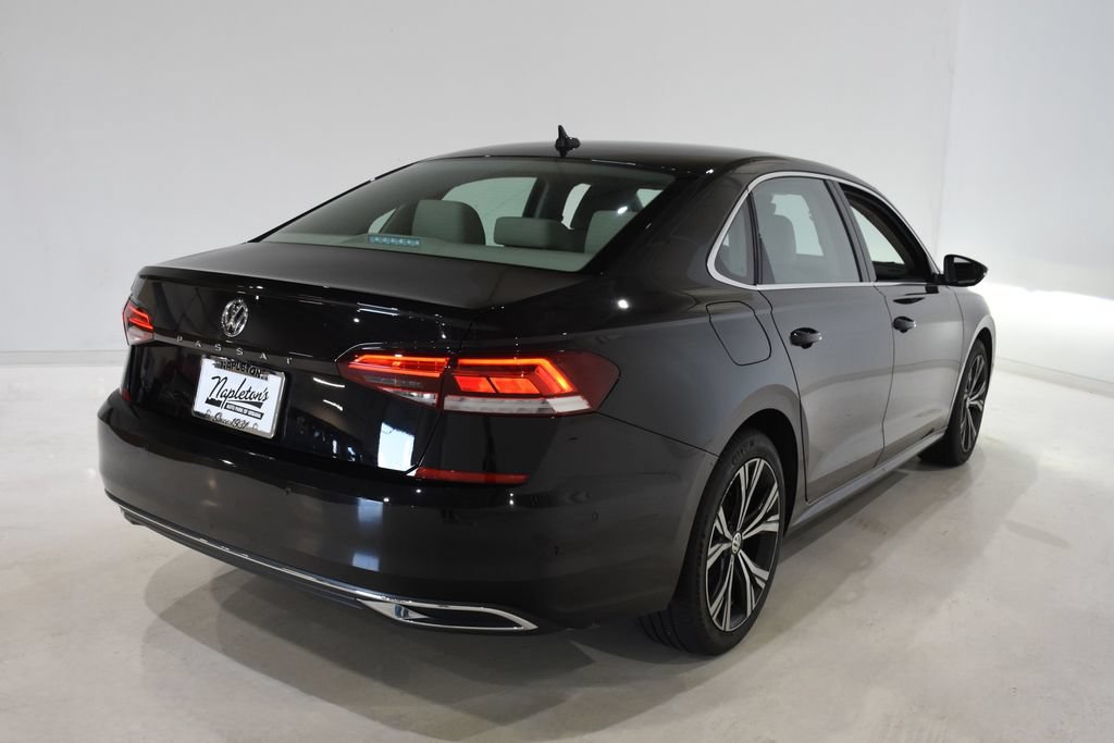 Used 2020 Volkswagen Passat 2.0T SEL FWD image 4