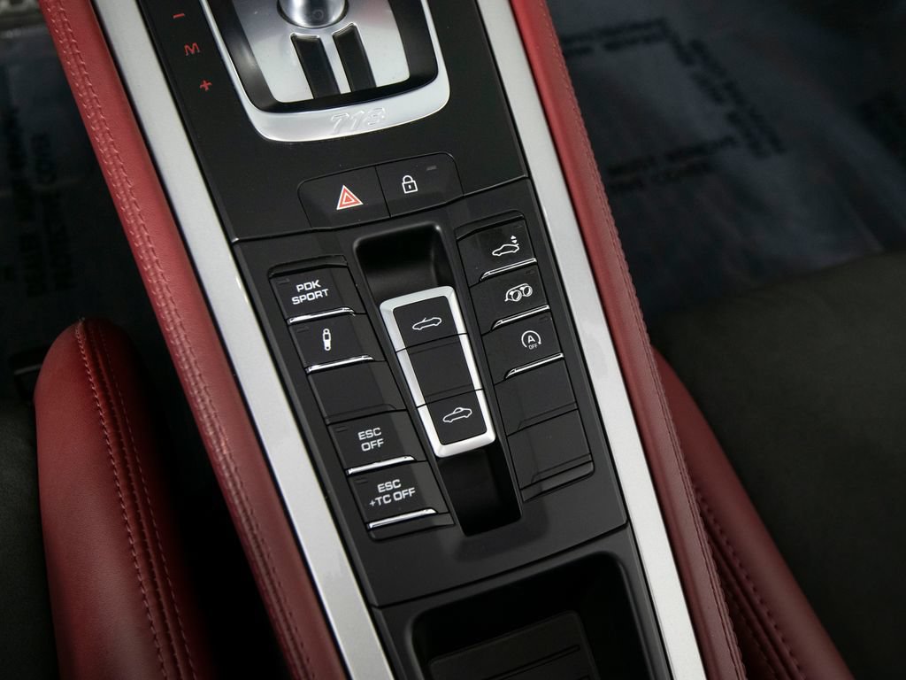 Certified 2021 Porsche 718 Boxster Spyder RWD image 32