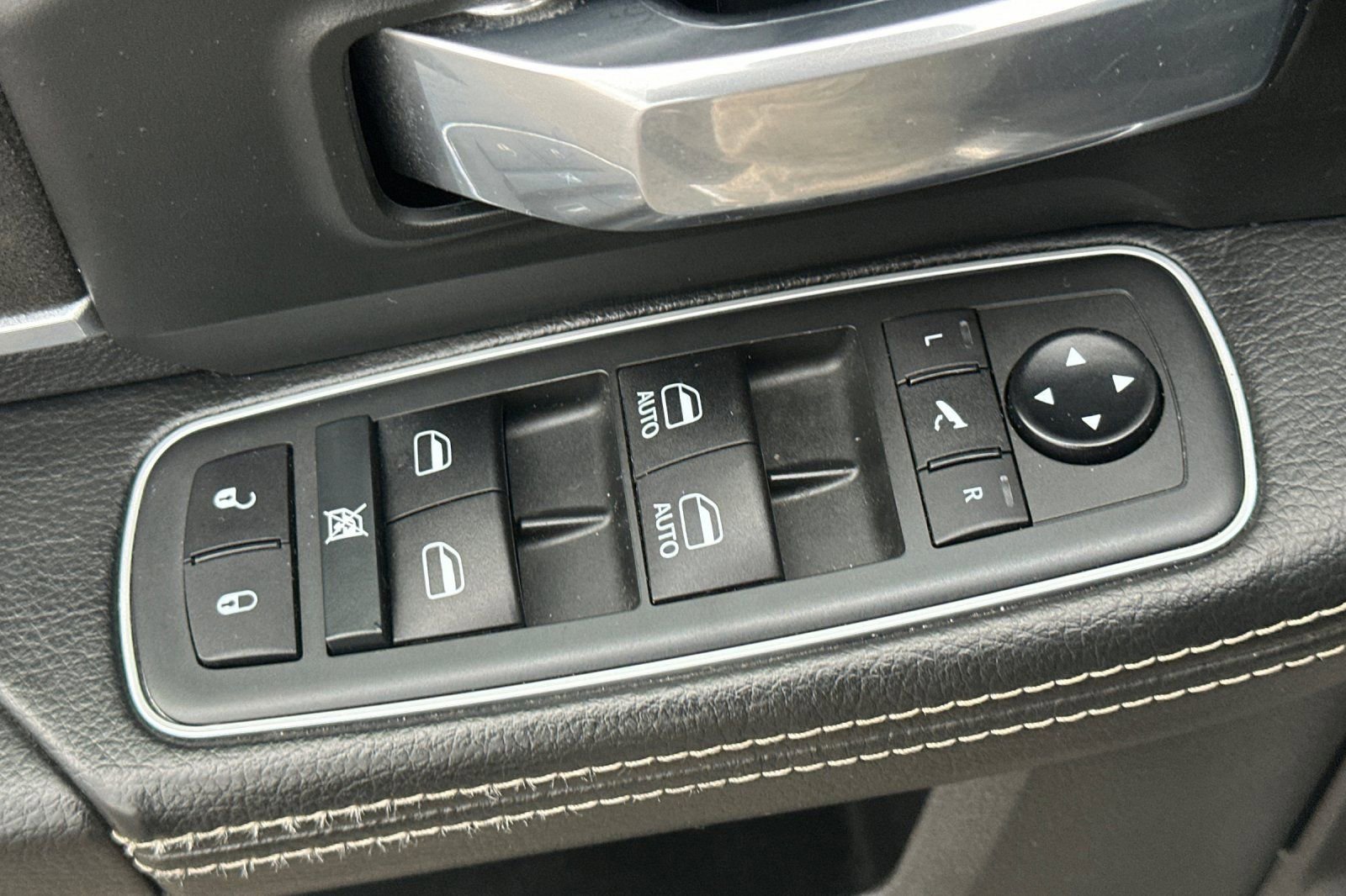 Used 2020 RAM 2500 Laramie image 12