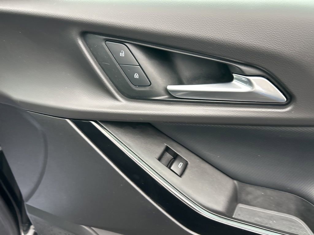 Used 2025 Chevrolet Equinox LT image 29