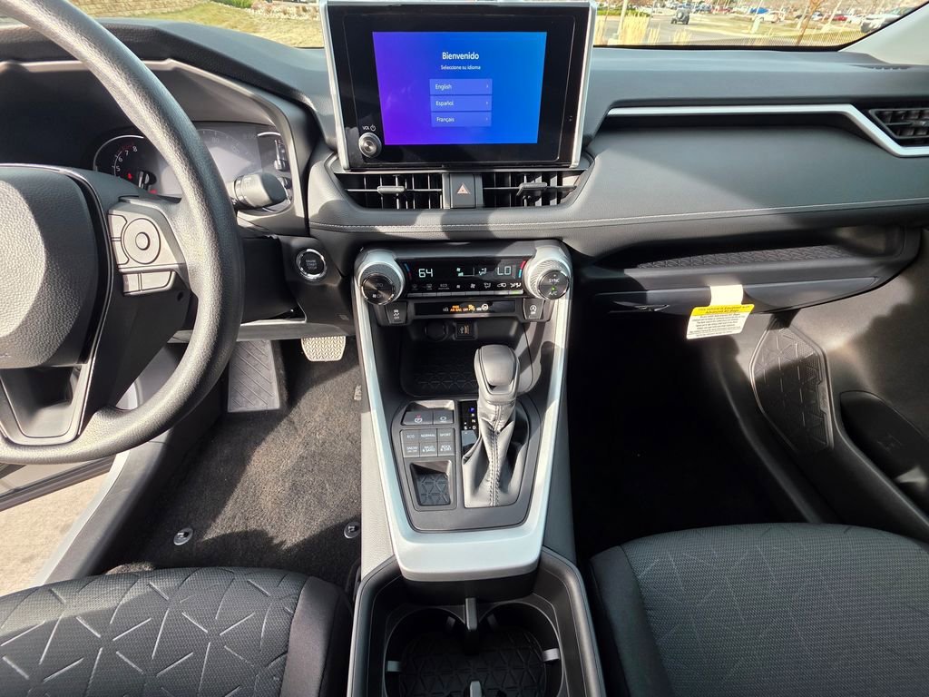 Used 2025 Toyota RAV4 XLE image 18