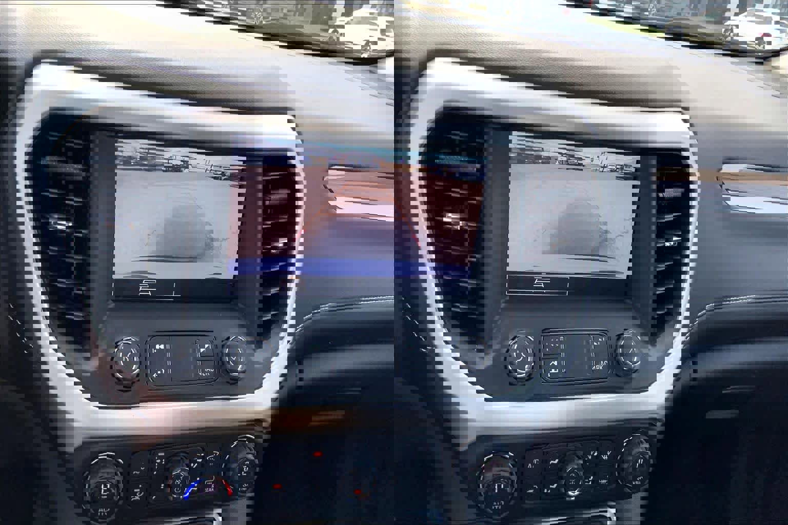 Used 2023 GMC Acadia SLE w/ Driver Convenience Package image 26