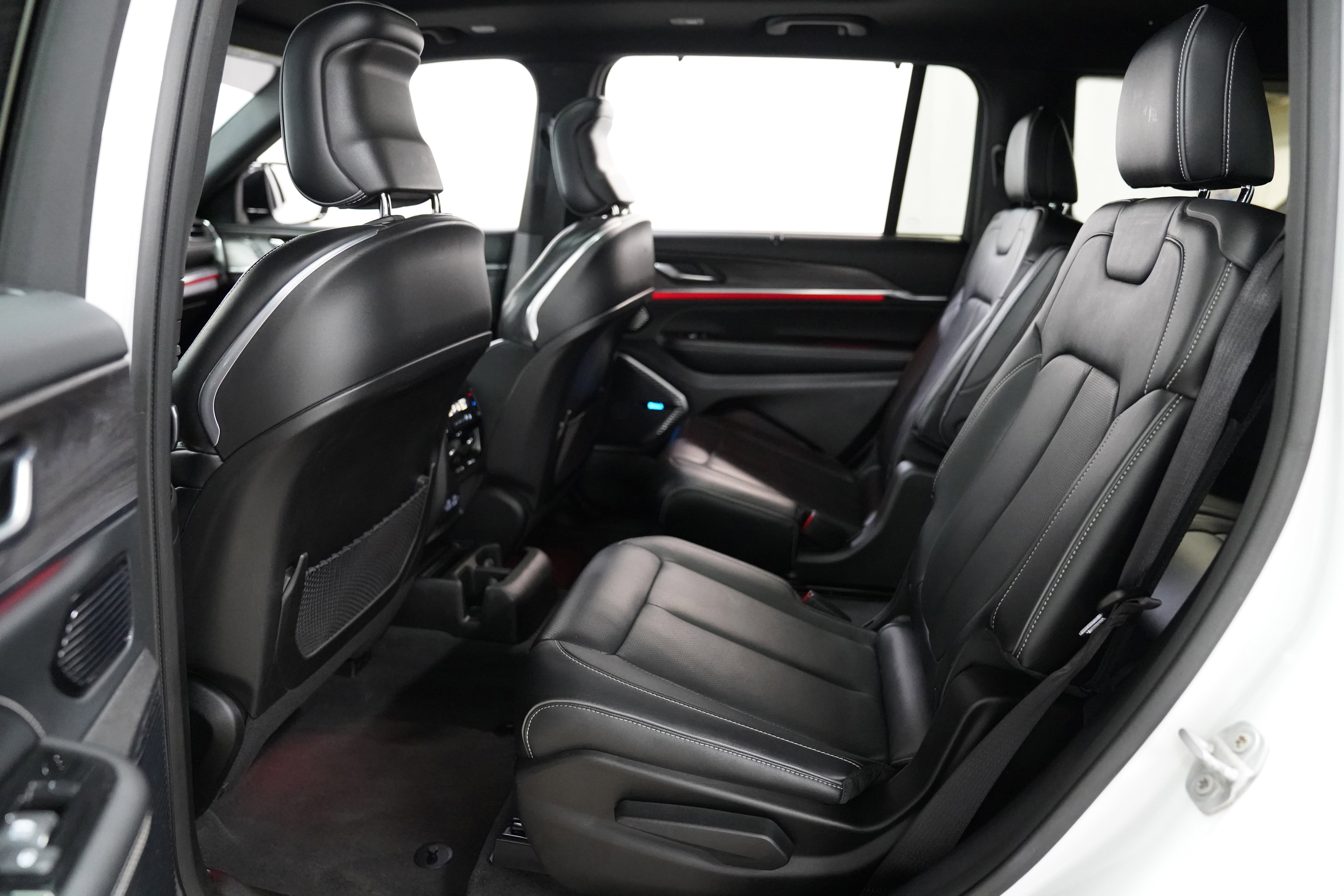 Used 2021 Jeep Grand Cherokee L Overland w/ Advanced Protech Group III image 5