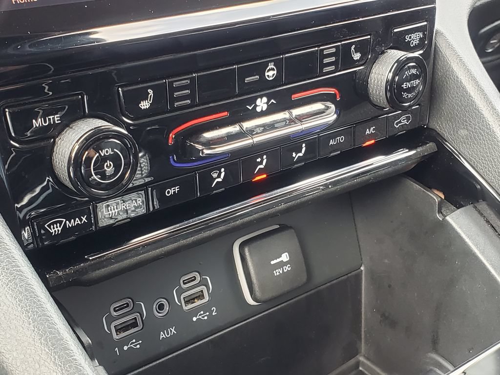 Used 2023 Jeep Grand Cherokee L Limited AWD/4WD image 19