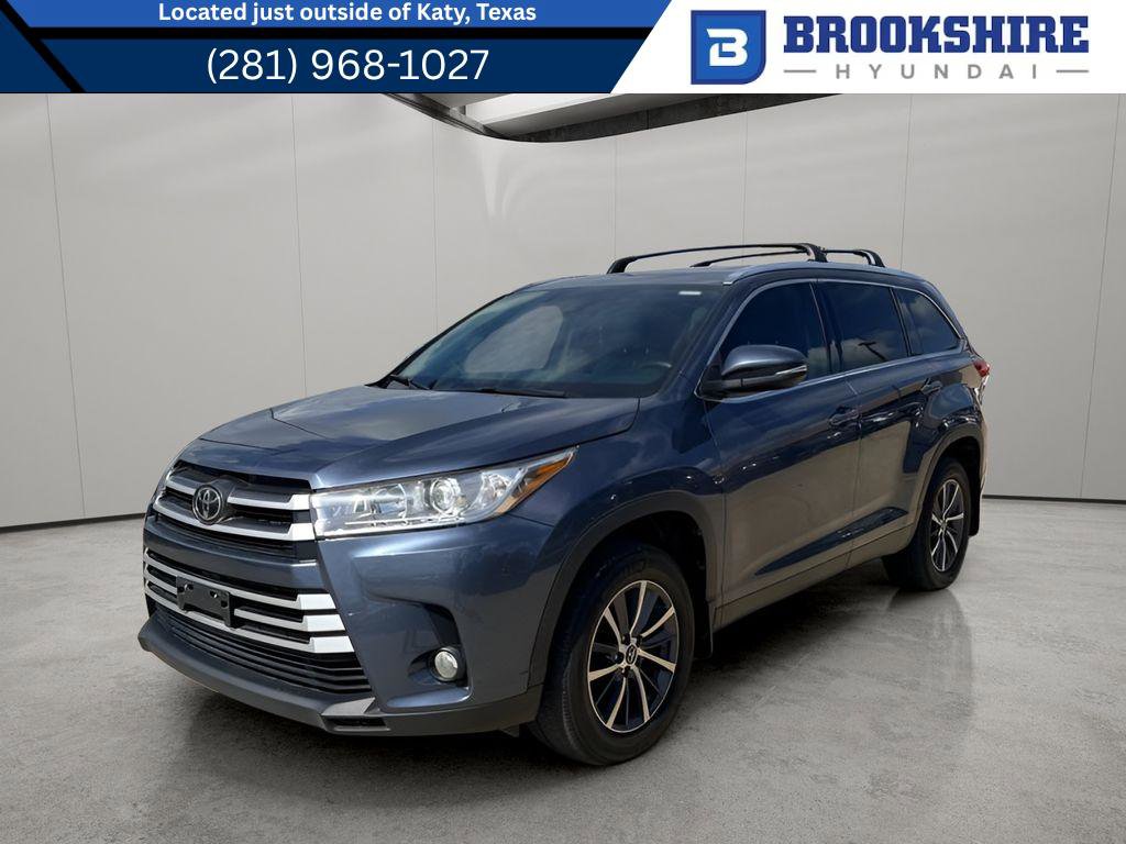 Used 2019 Toyota Highlander XLE FWD image 1